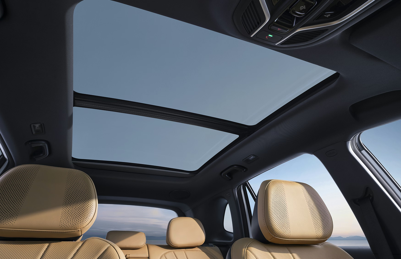 Intérieur spacieux et connecté du Geely Starray EM-i 2026