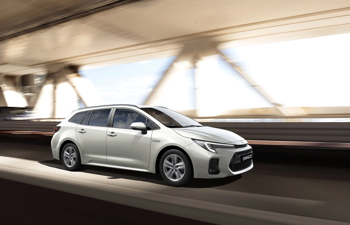 suzuki-swace-hybride-break-polyvalent-vue-laterale-pratique-pour-familles