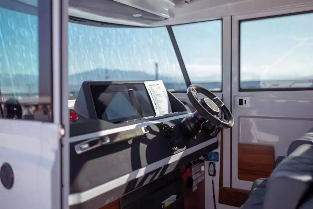Axopar 37 XC Cross Cabin