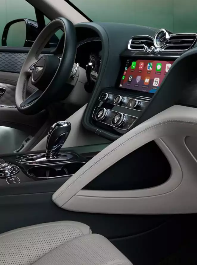 tableau de bord de la Bentley Bentayga EWB Atelier Edition à Genève