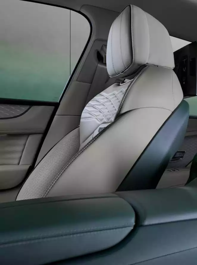 détails des sièges innovants de la Bentley Bentayga EWB Atelier Edition