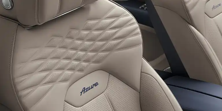 Sièges climatisés de la Bentley Bentayga EWB Azure à Genève