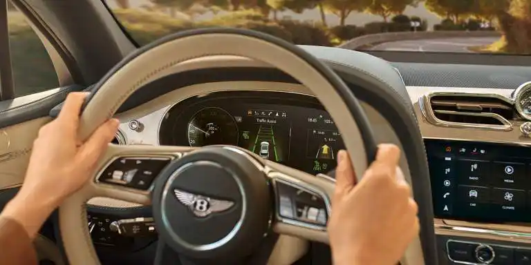 Tourisme sans effort avec la bentley bentayga EWB mulliner Chevalley