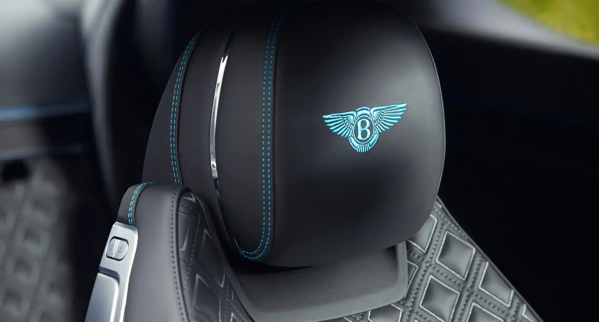 Personnalisation intérieur et extérieur de la Bentley Continental GT V8