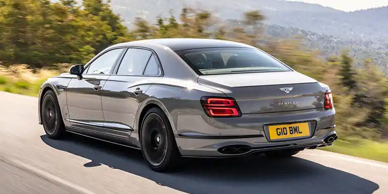 vue arrière de la Bentley Flying Spur S à Genève