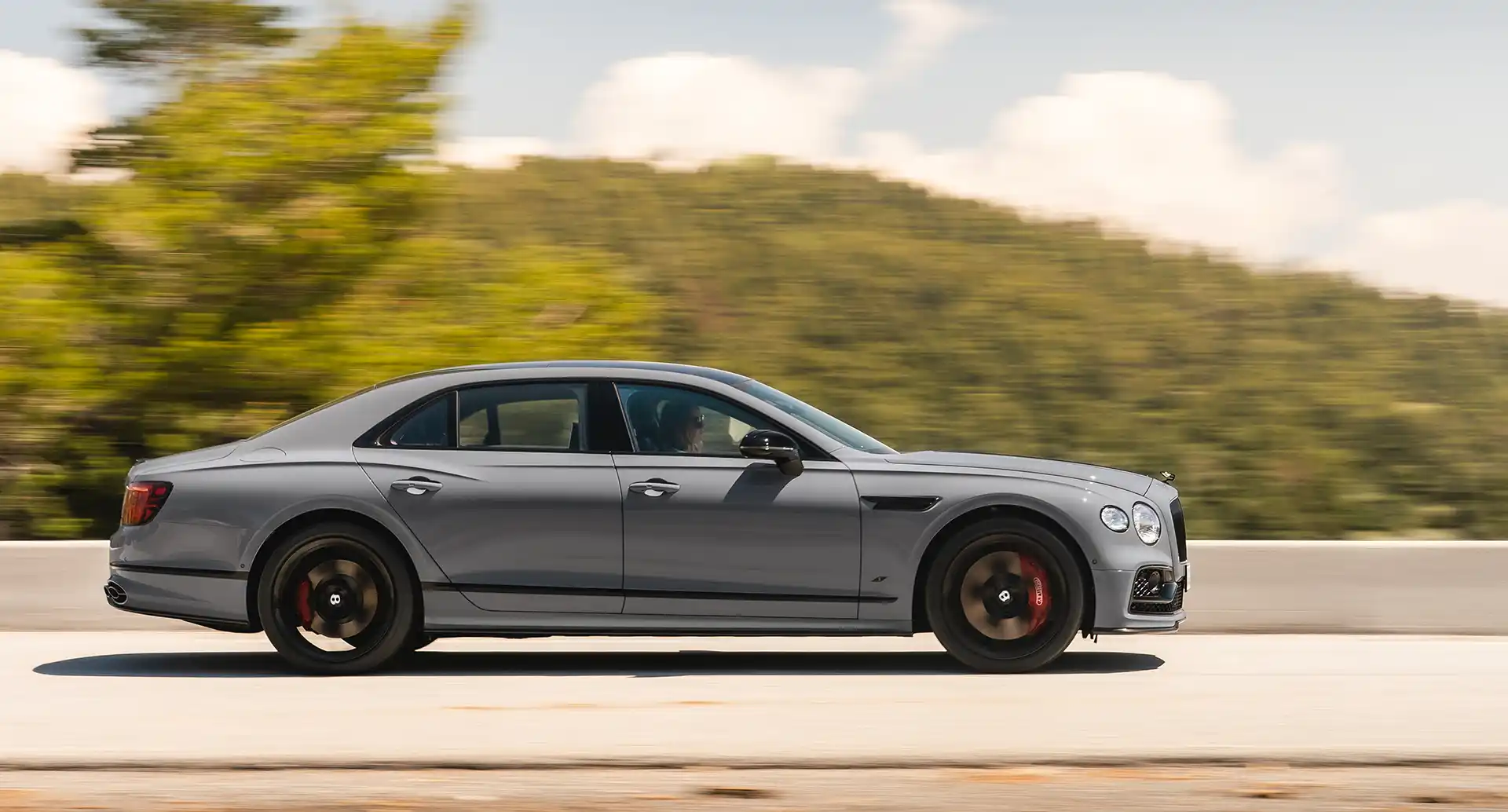 Bentley Flying Spur S Groupe Chevalley plan roulant côté