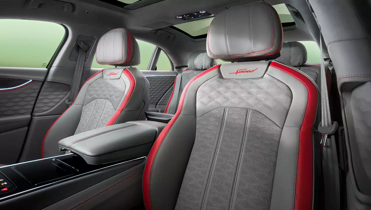 confort des sièges de la Bentley Flying Spur Speed MY24 Groupe Chevalley