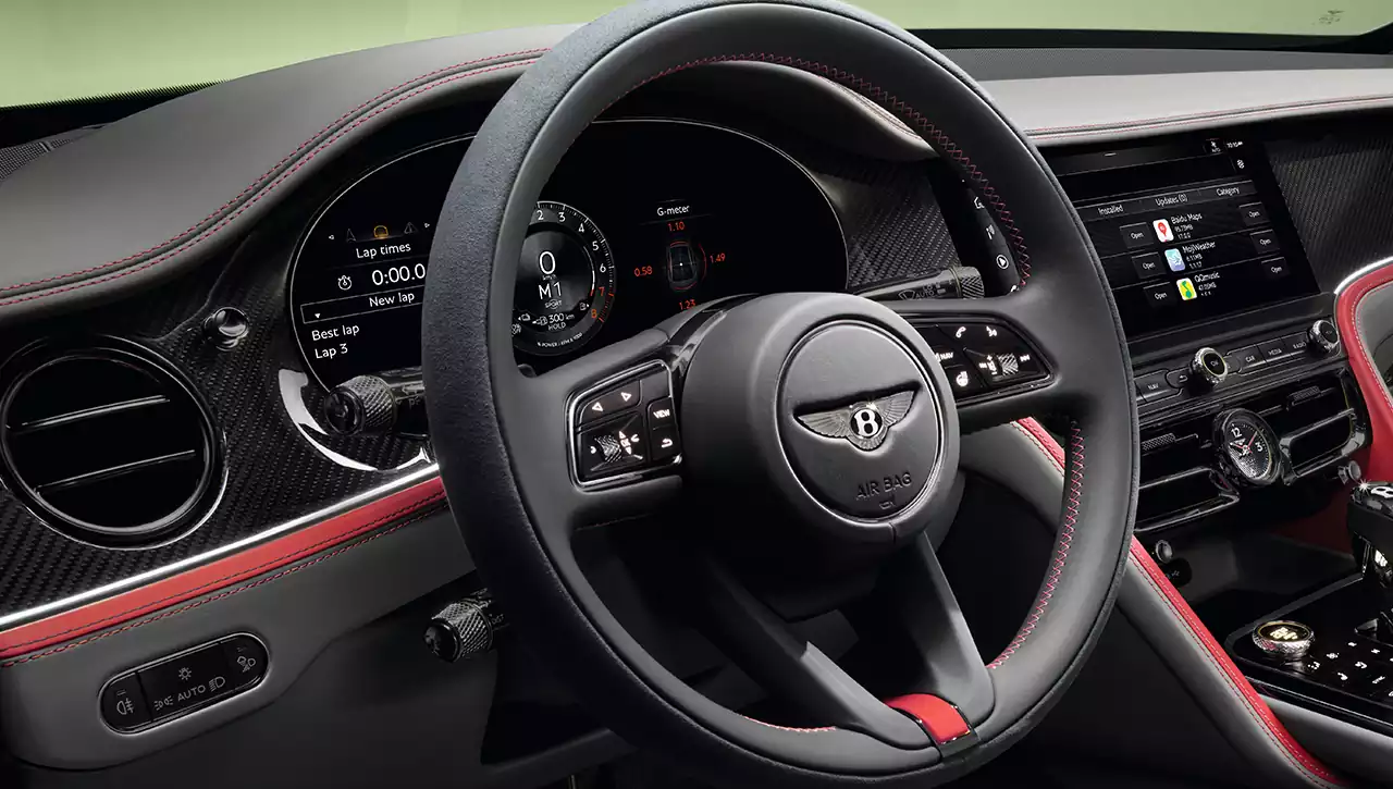 Vue du volant de la Bentley Flying Spur Speed