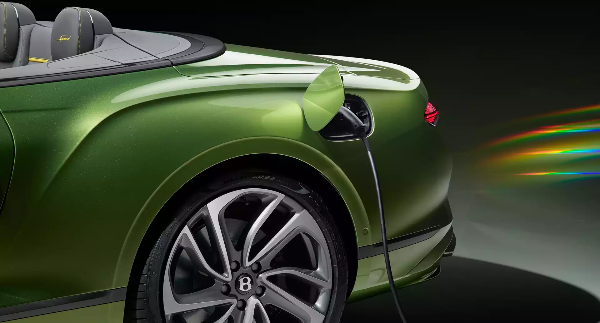 =prise de chargement électrique de la Bentley Continental GTC Speed