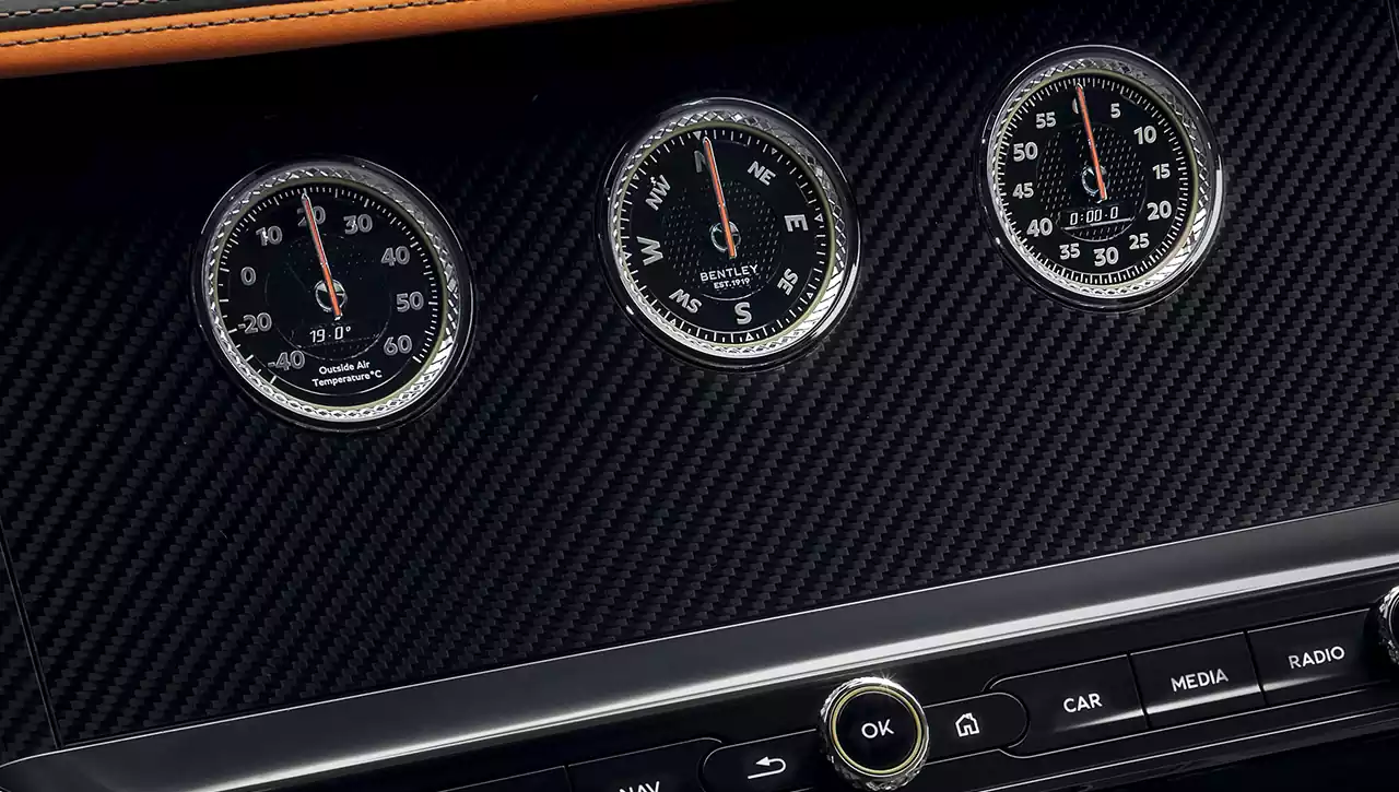  Ecran rotatif de la Bentley Continental GT Speed à Genève
