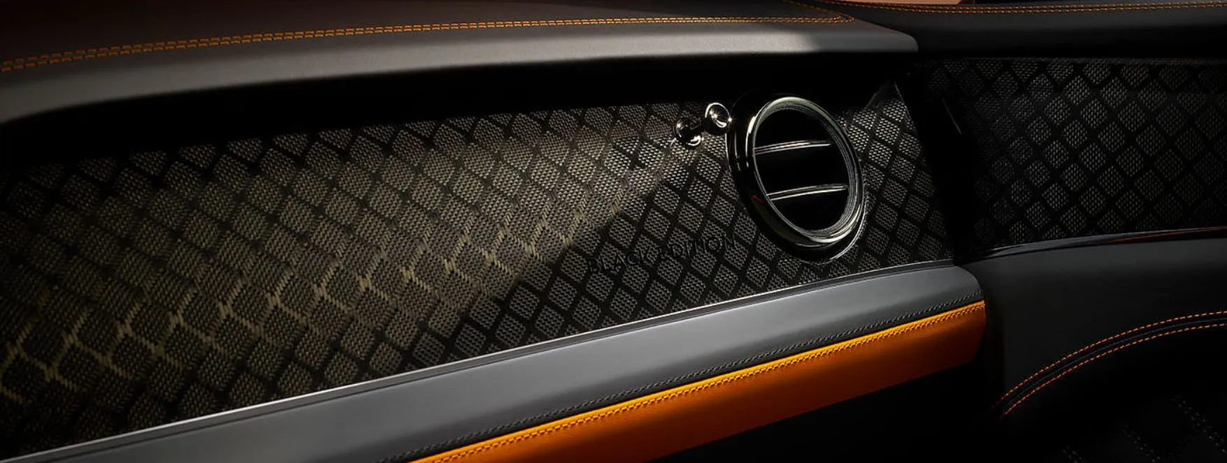 =vue intérieure de la Bentley Bentayga S Black Edition