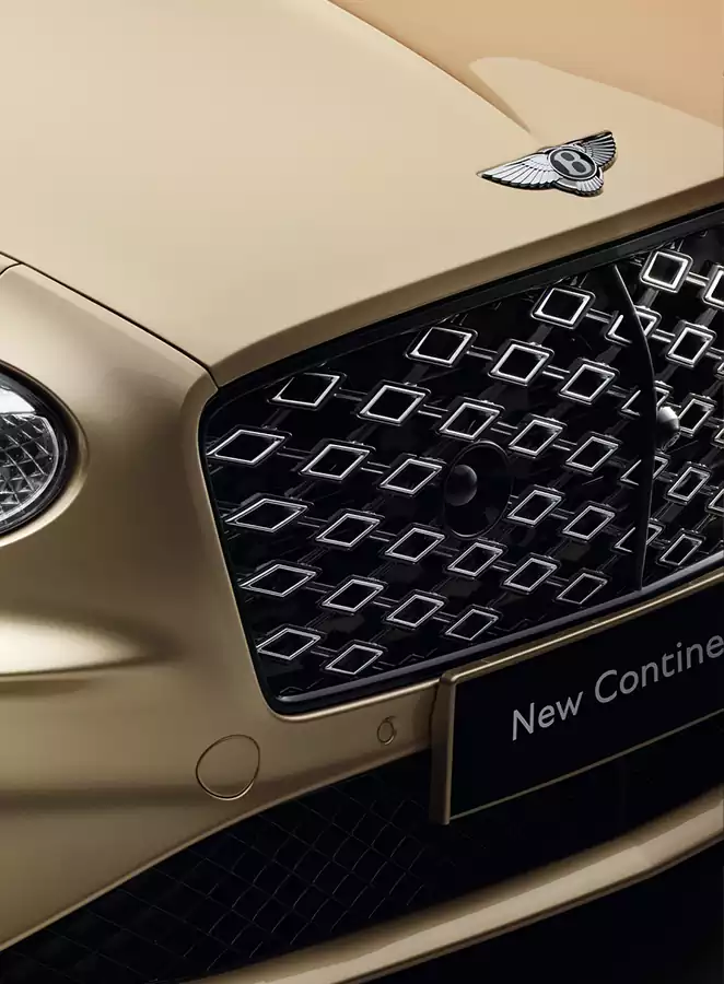 grille à losanges flottants de la calandre GT Mulliner 2025
