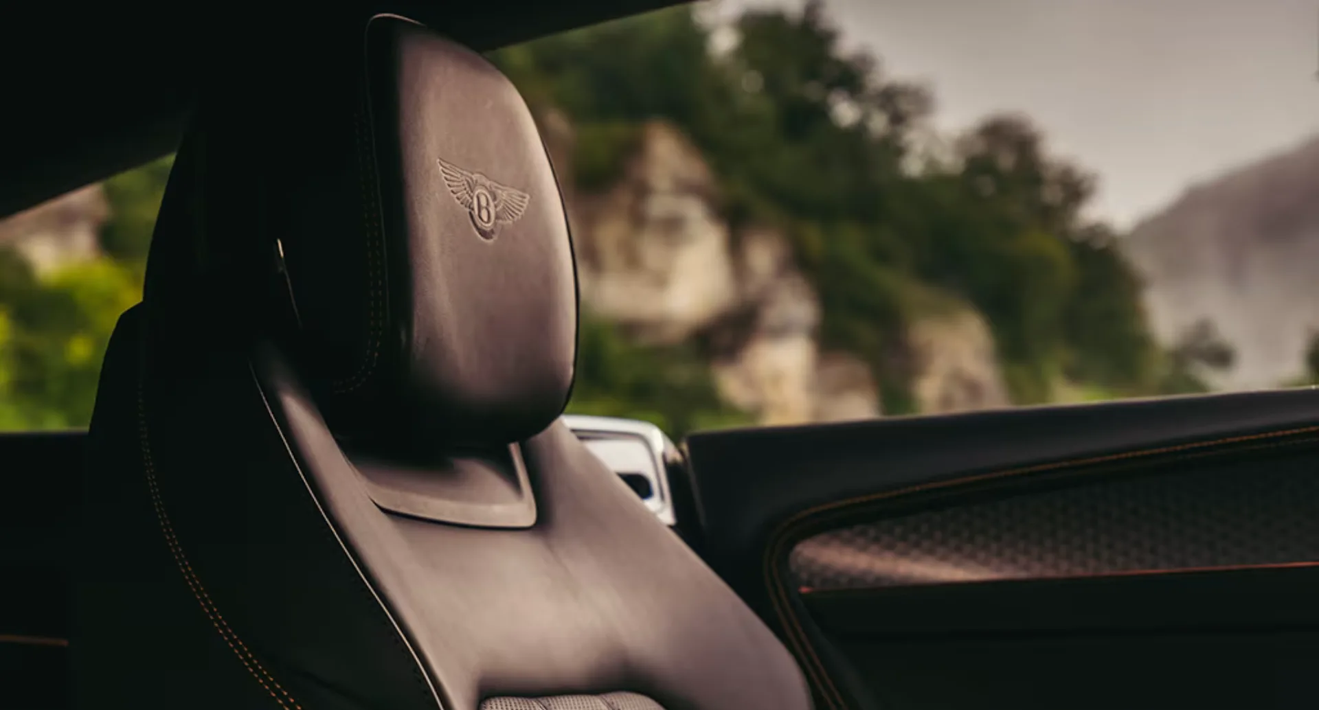 Personnalisation intérieur et extérieur de la Bentley Continental GT V8