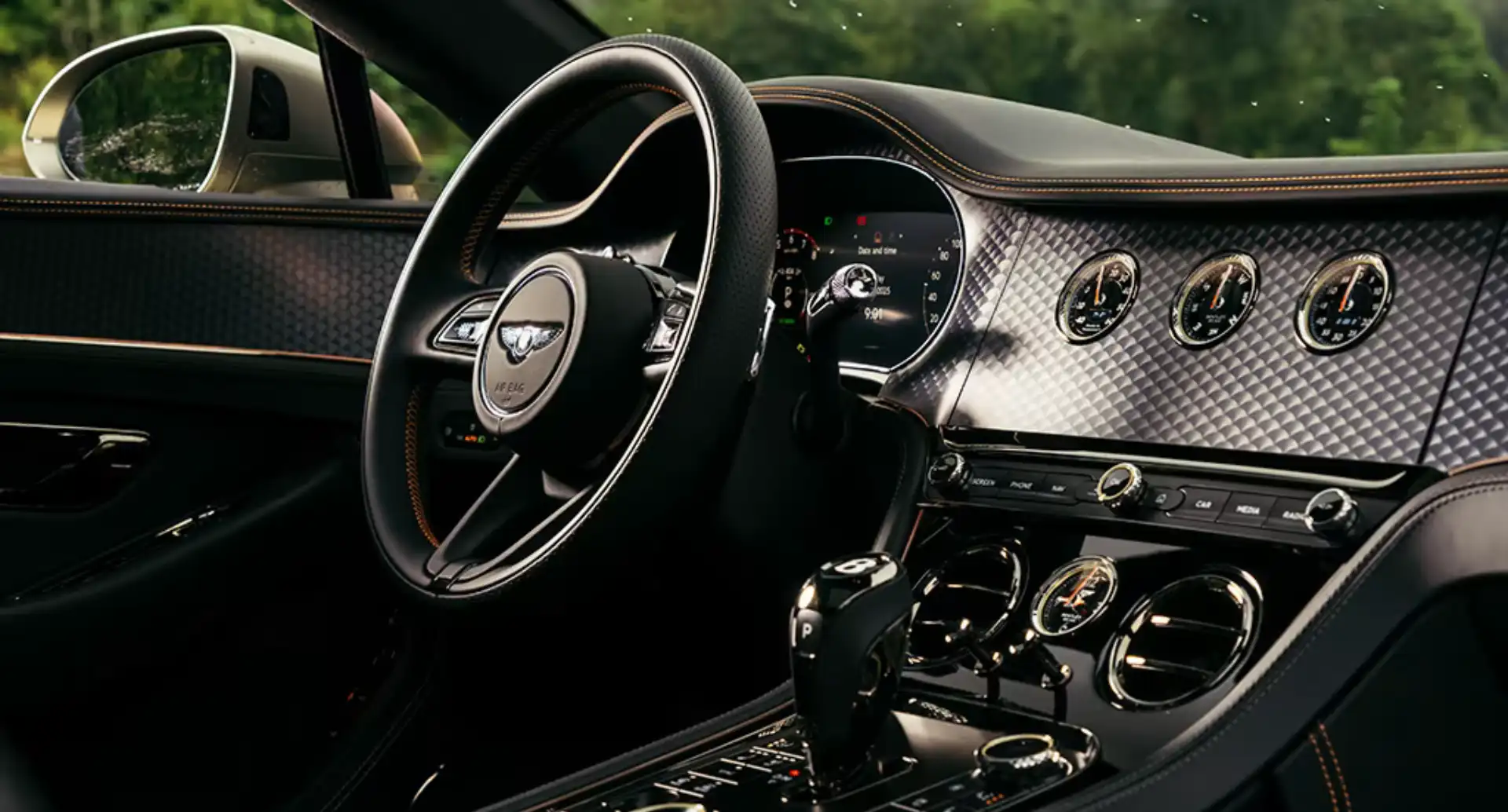 écran rotatif de la Continental GT Groupe Chevalley
