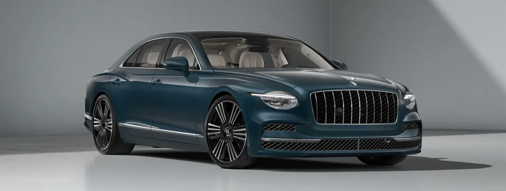 Bentley Flying Spur Azure face avant chez Bentley Genève