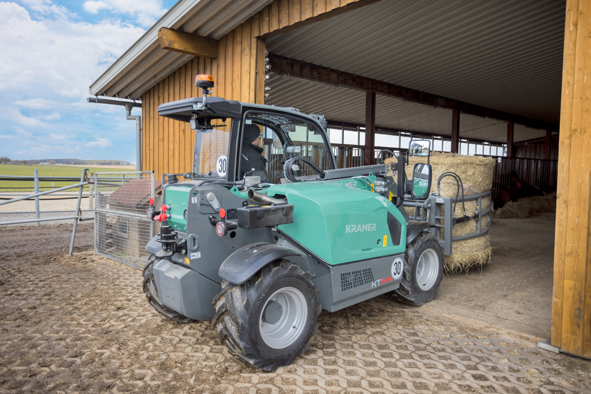https://s3-sxb.aci-cloud.com/prod/bpm-agri/galerie/chariot_elevateur_telescopique_kt144_kramer_2__20260526150700.webp