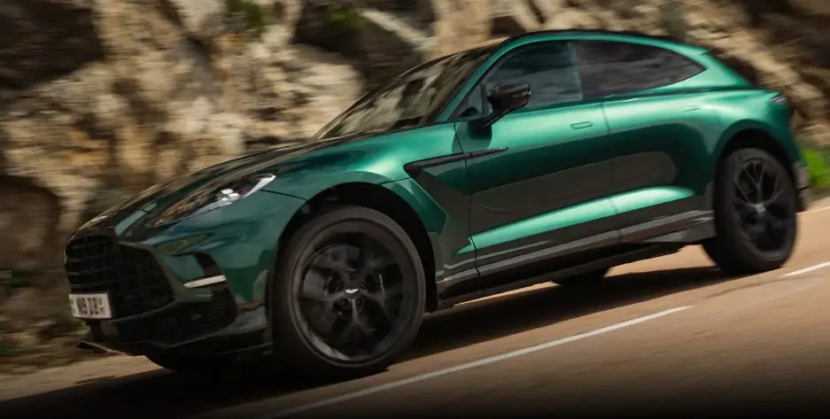 Aston Martin Bordeaux DBX route