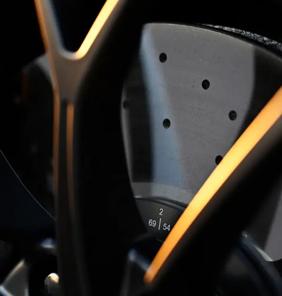BPM Aston Martin Bordeaux Vantage - Luxe Intérieur