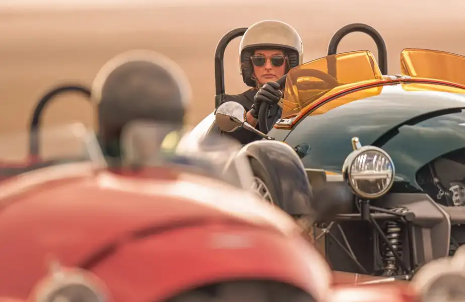 BPM Cars CH - Morgan super 3 vue conducteur     