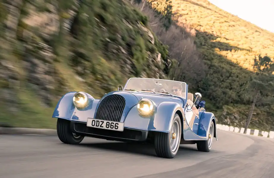 BPM Cars CH - Morgan plus 4 vue route