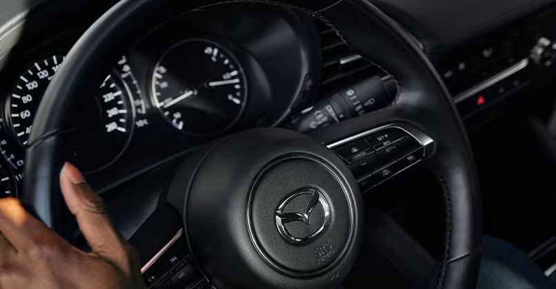 BPM Cars Mazda 3 Sedan - Vue conducteur