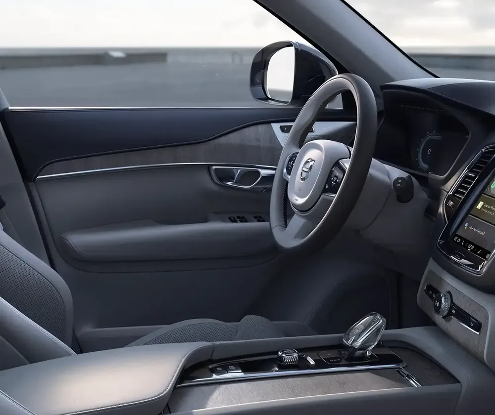 BPM-cars-ch Volvo XC90 Recharge vue tableau de bord