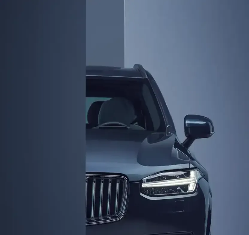 BPM-cars-ch Volvo XC90 Recharge vue face demie