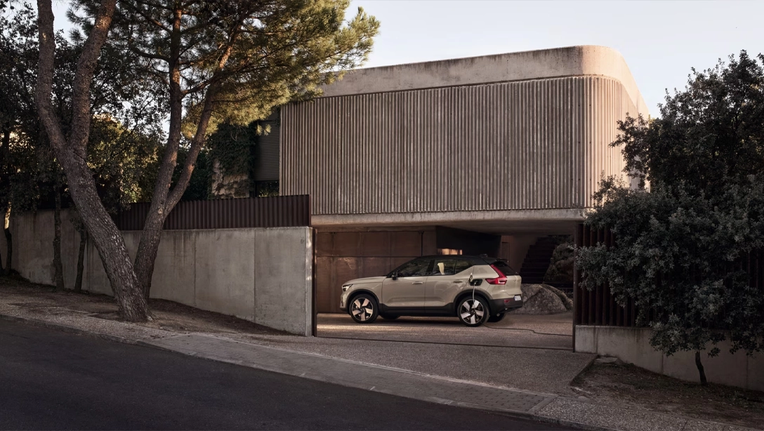BPM Cars Volvo EX40 - Design