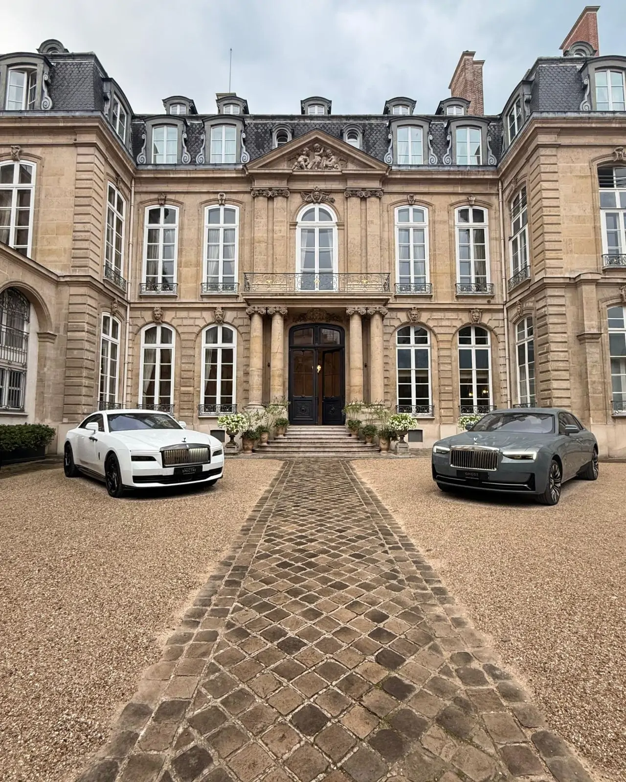 Rolls-Royce Monaco s’invite à l’Ambassade britannique à Paris