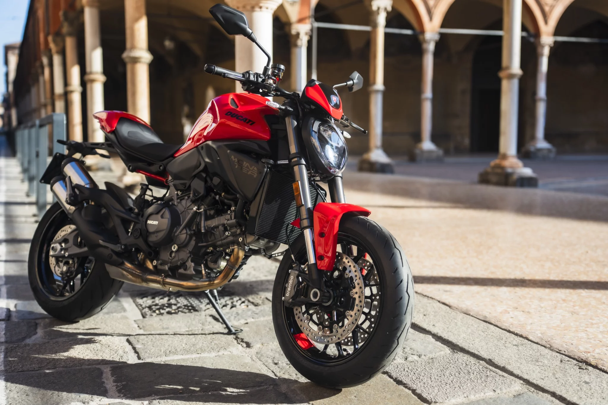 2026_Ducati_Monster_V2_17_2116193545.webp