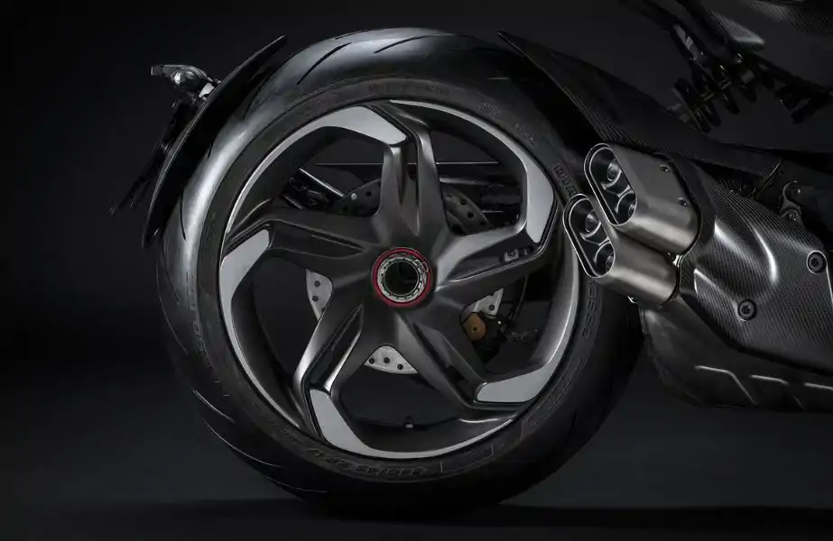 BPM Moto - Diavel for Bentley - Vue roue arrière