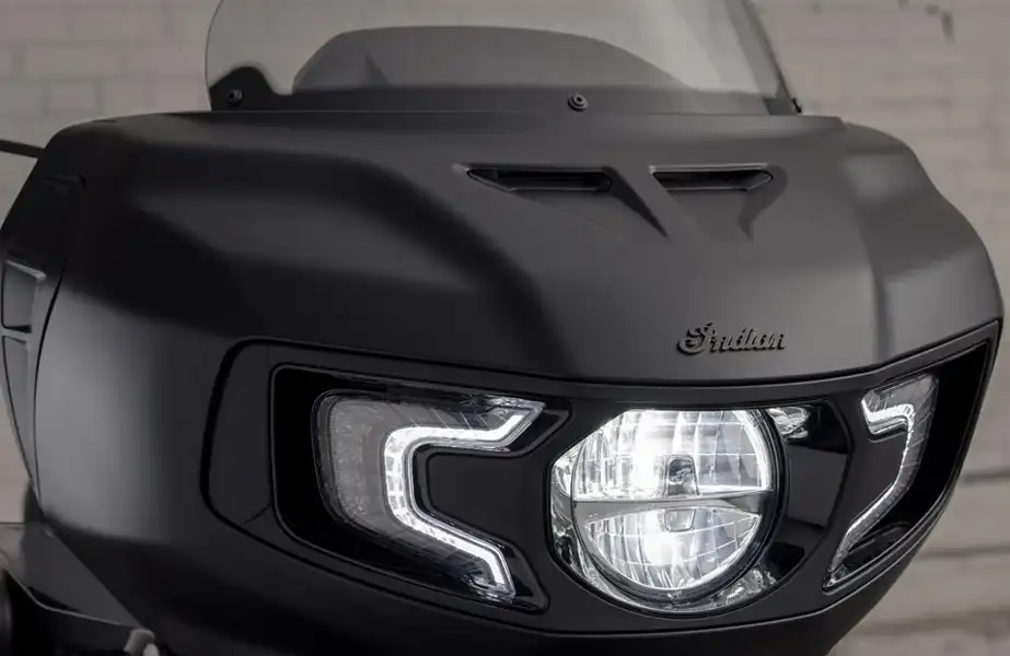 BPM Moto - Indian Challenger Dark Horse vue avant