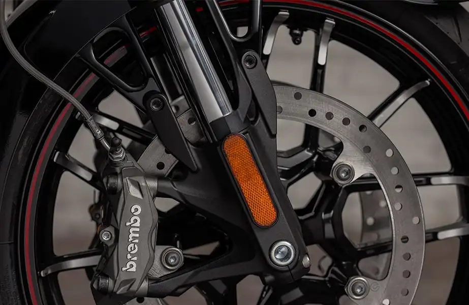 BPM Moto - Indian Challenger Dark Horse vue pneu