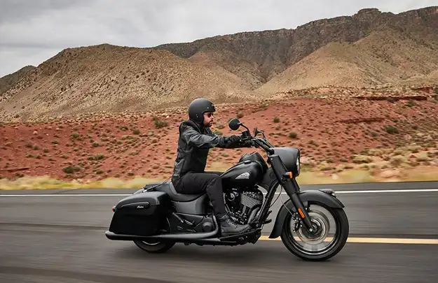 BPM Moto - Indian Bagger Springfield Dark Horse Performances et plaisir de conduite