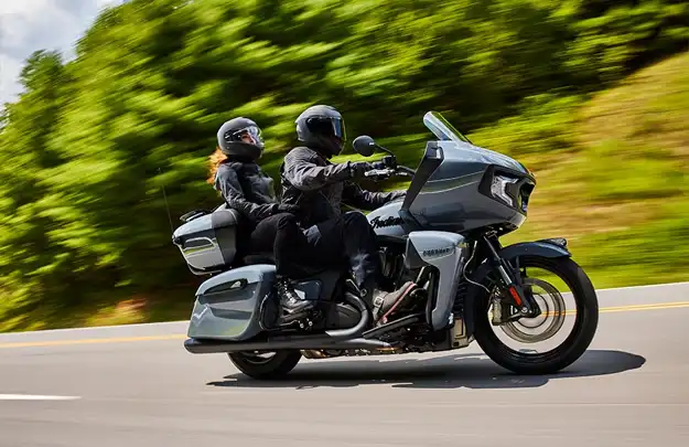 BPM Moto - Indian Pursuit Dark Horse Performances et plaisir de conduite