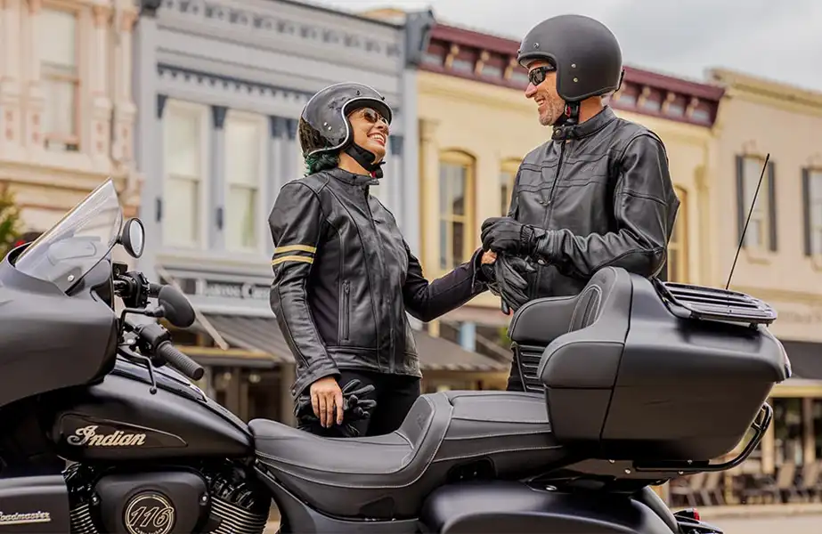 BPM Moto - Indian Touring Roadmaster Dark Horse vue profil