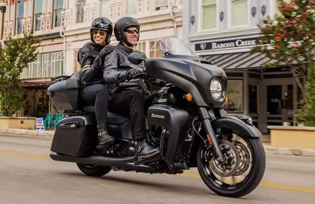 BPM Moto - Indian Touring Roadmaster Dark Horse Performances et plaisir de conduite