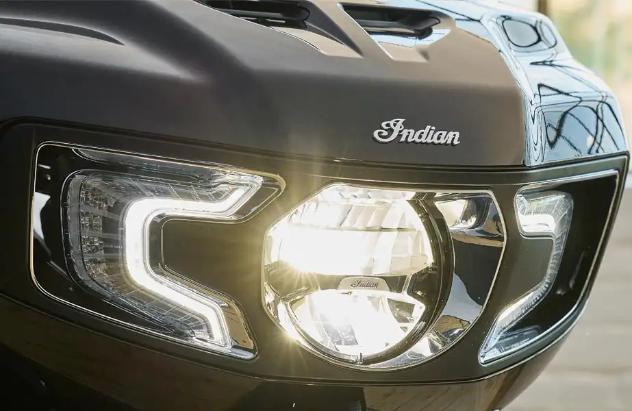 BPM Moto - Indian Pursuit Limited vue phare