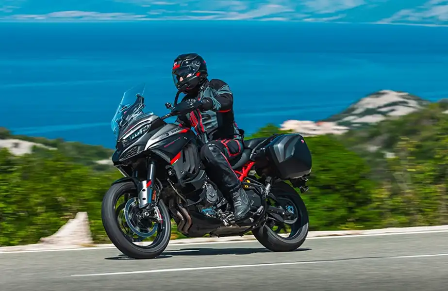 BPM Motorbike - Ducati Multistrada V4 S Grand Tour vue profil