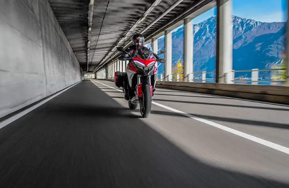 BPM Motorbike - Ducati Multistrada V4 S vue avant route