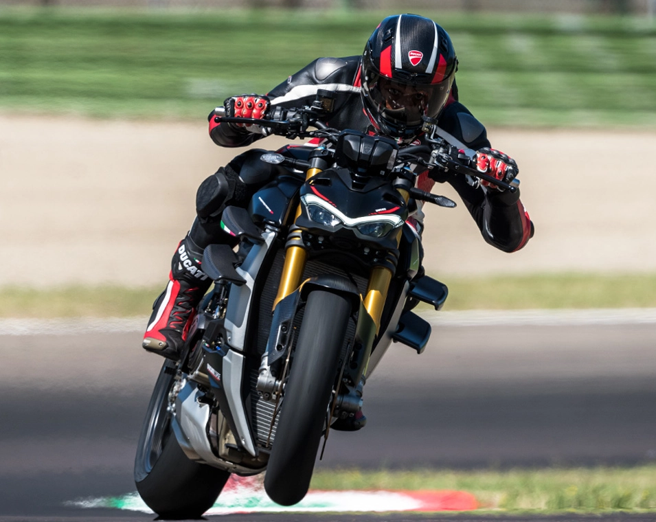BPM Motorbike - Ducati Streetfighter V4 SP2 intro
