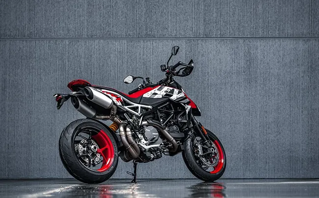 BPM-Moto - Ducati Hypermotard 950 RVE - Vue trois-quart arrière