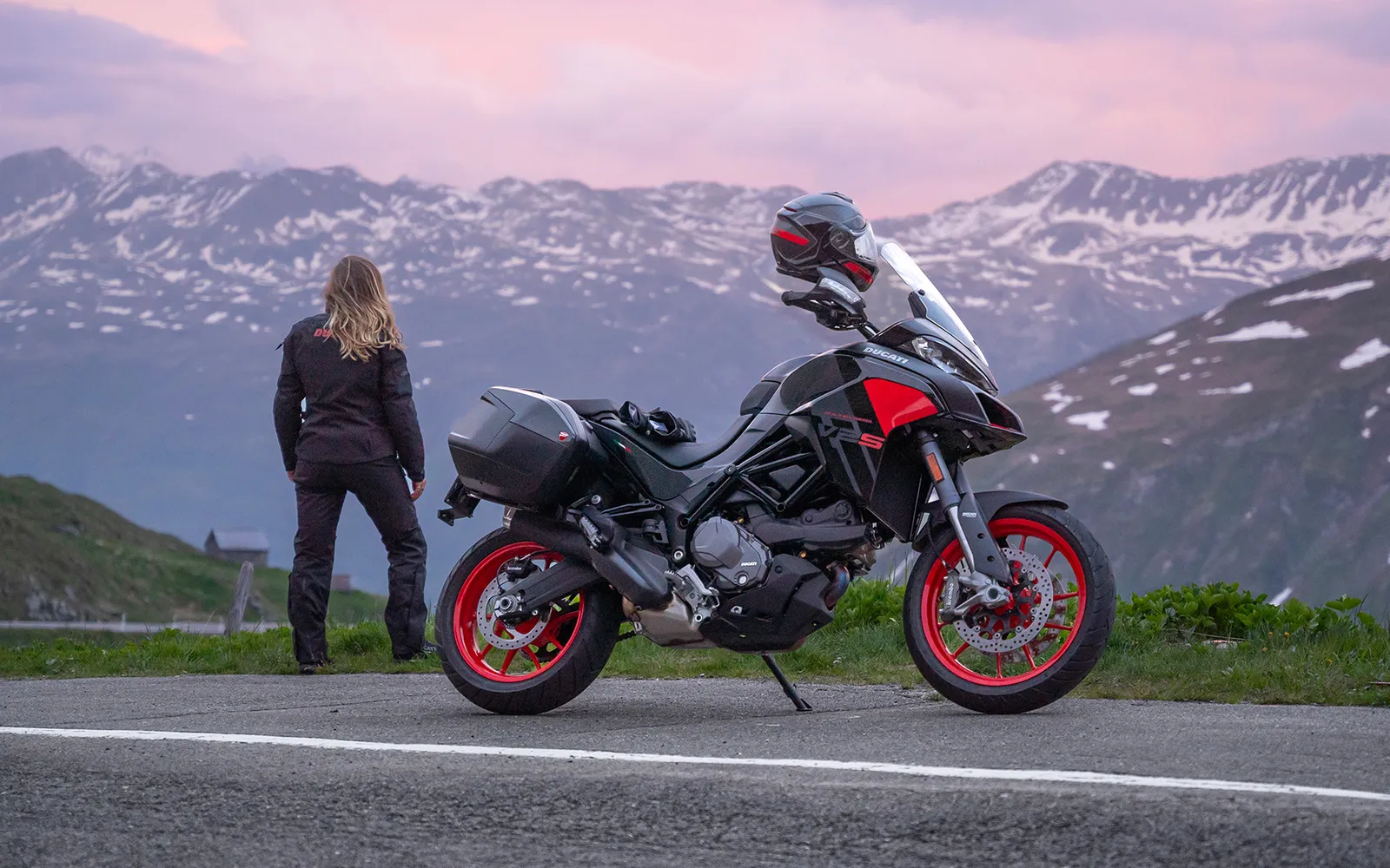 BPM-Motorbike Ducati Multistrada V2 vue montagnes