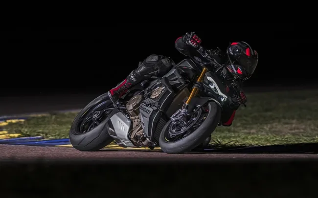 BPM Moto - Ducati Streefighter V4 - Vue virage