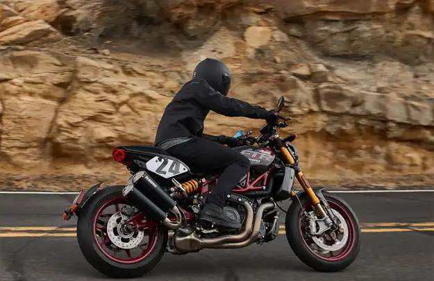 BPM Moto - Indian FTR R Carbon Performances et plaisir de conduite