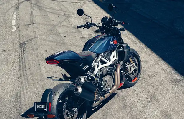 BPM Moto - Indian FTR 100% R Carbon Performances et plaisir de conduite