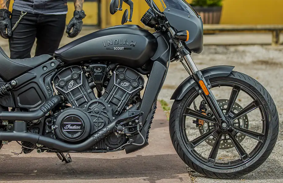 BPM Moto - Indian scout Rogue vue avant