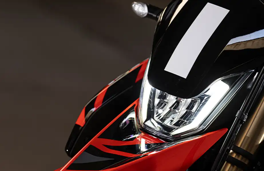 BPM Motorbike - Ducati Hypermotard vue avant