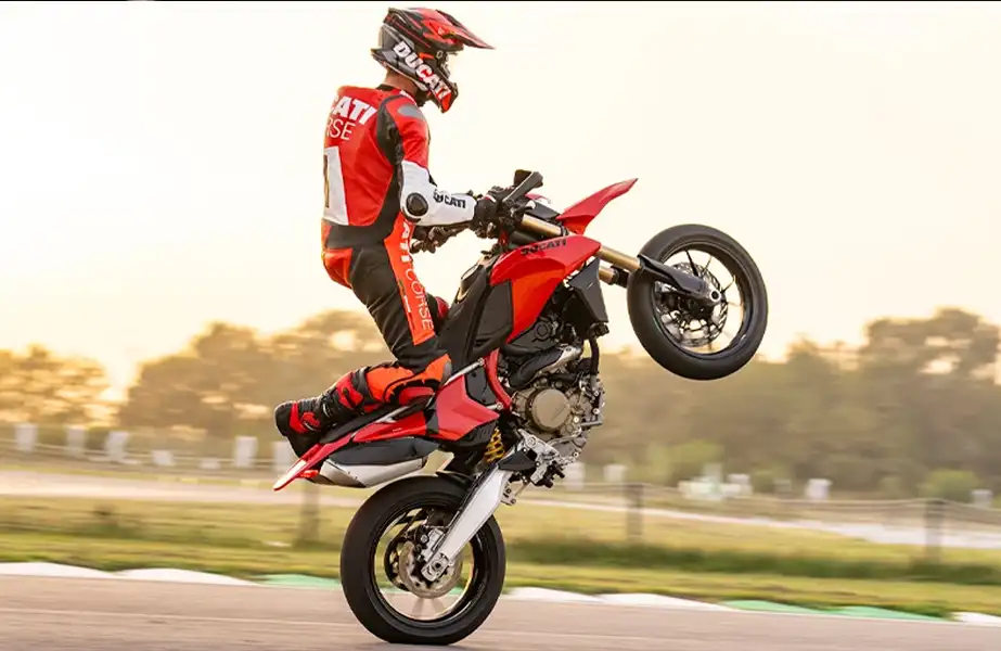 BPM Motorbike - Ducati Hypermotard vue profil figure