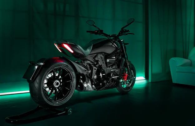BPM Moto - XDiavel Dark vue trois quart arrière